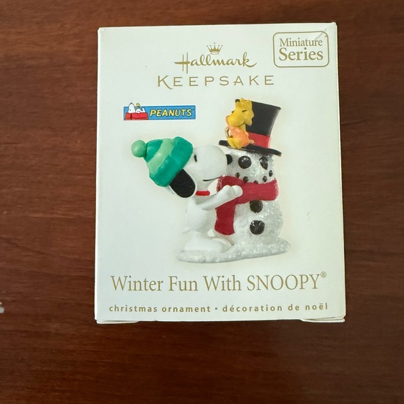 Hallmark Keepsake Winter Fun with Snoopy Ornament - Picture 1 of 4